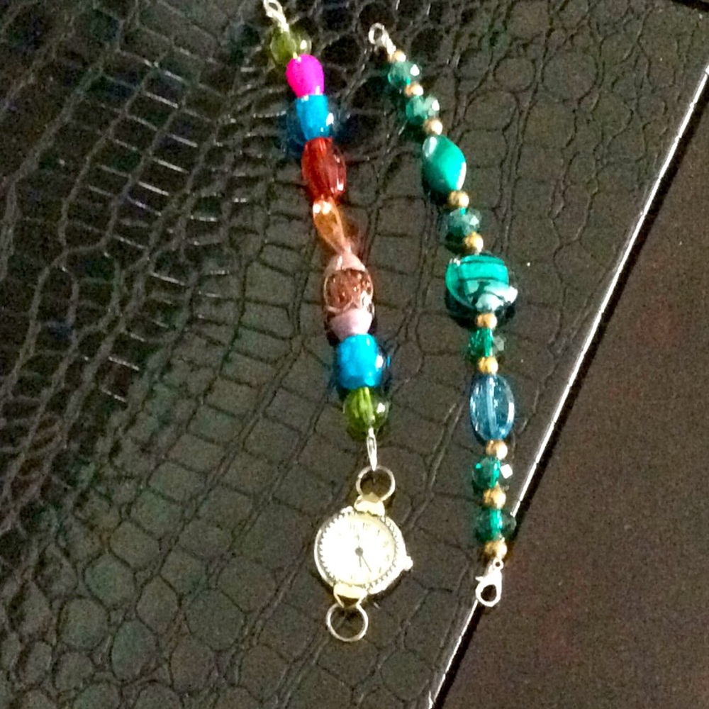 Classic vtg Geneva 1”  Watch with 2 Bracelets cute